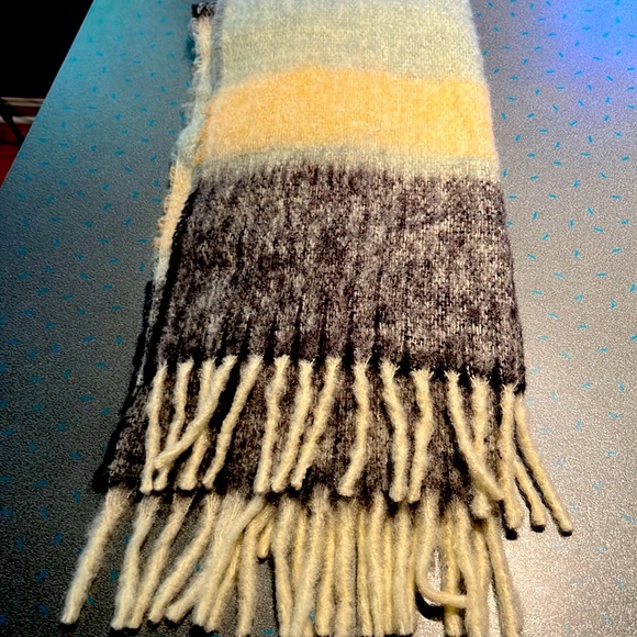 J.Crew Wool Scarf - Picture 1 of 5